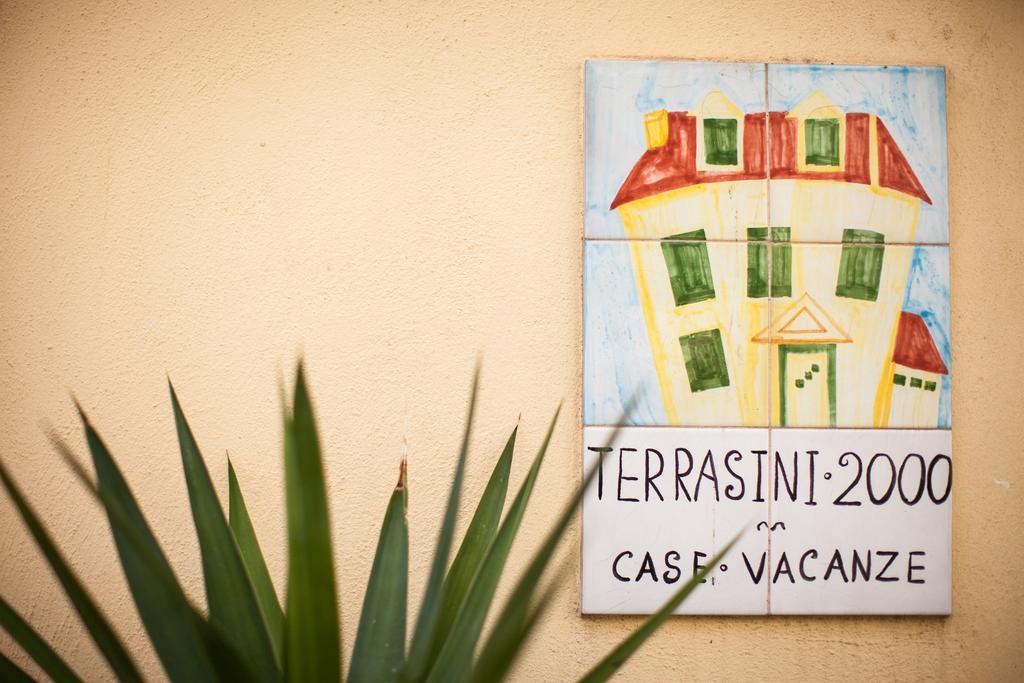 Terrasini 2000 Case Vacanza ภายนอก รูปภาพ